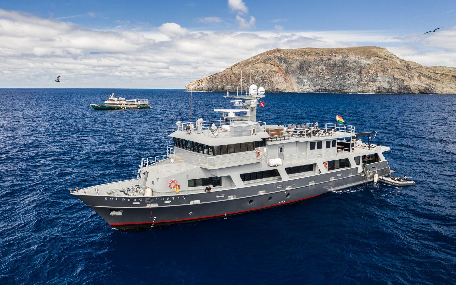 diving liveaboard 2