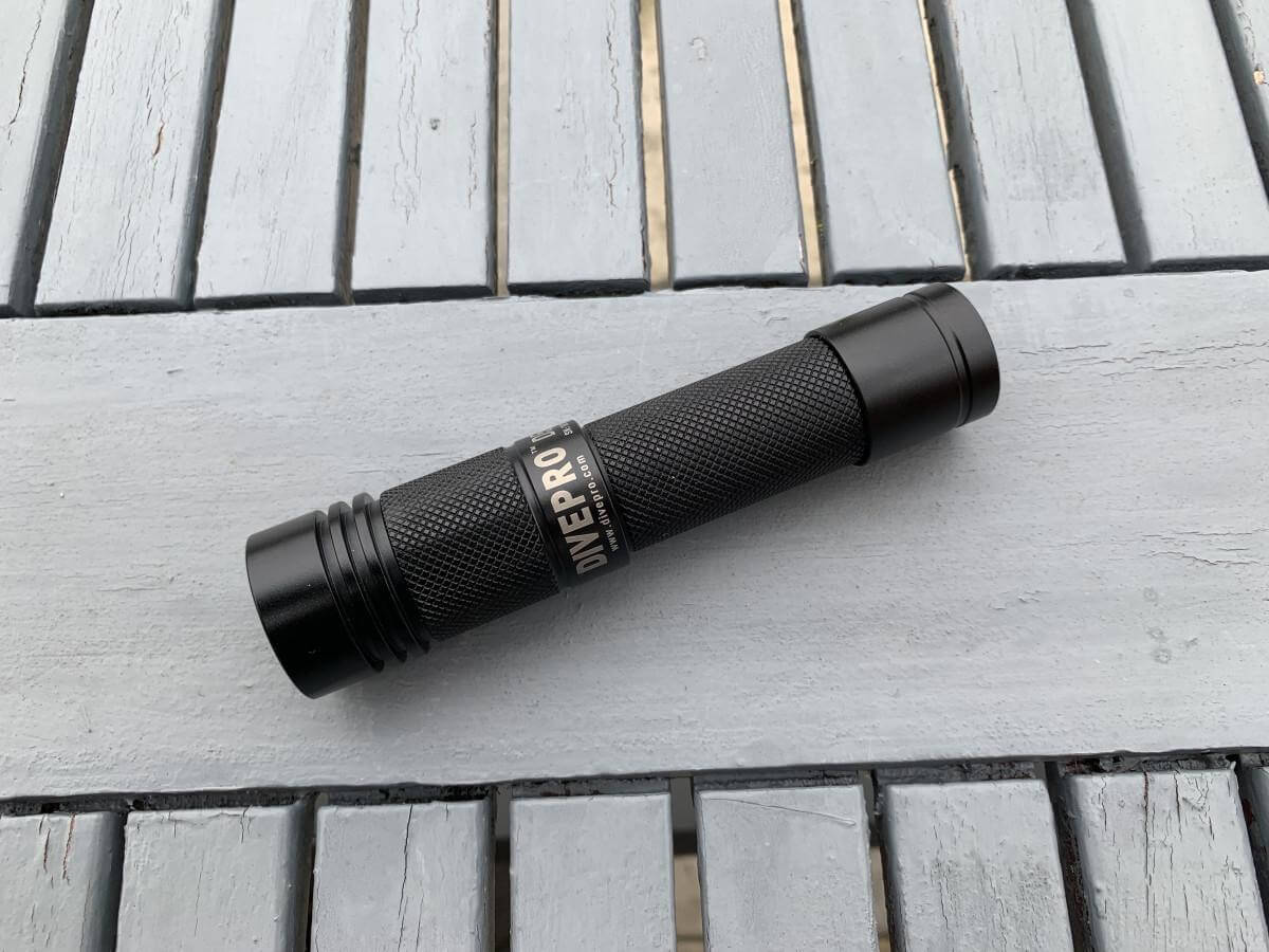 6 Best Scuba Diving Back-Up Dive Lights 8 DivePro D5-3