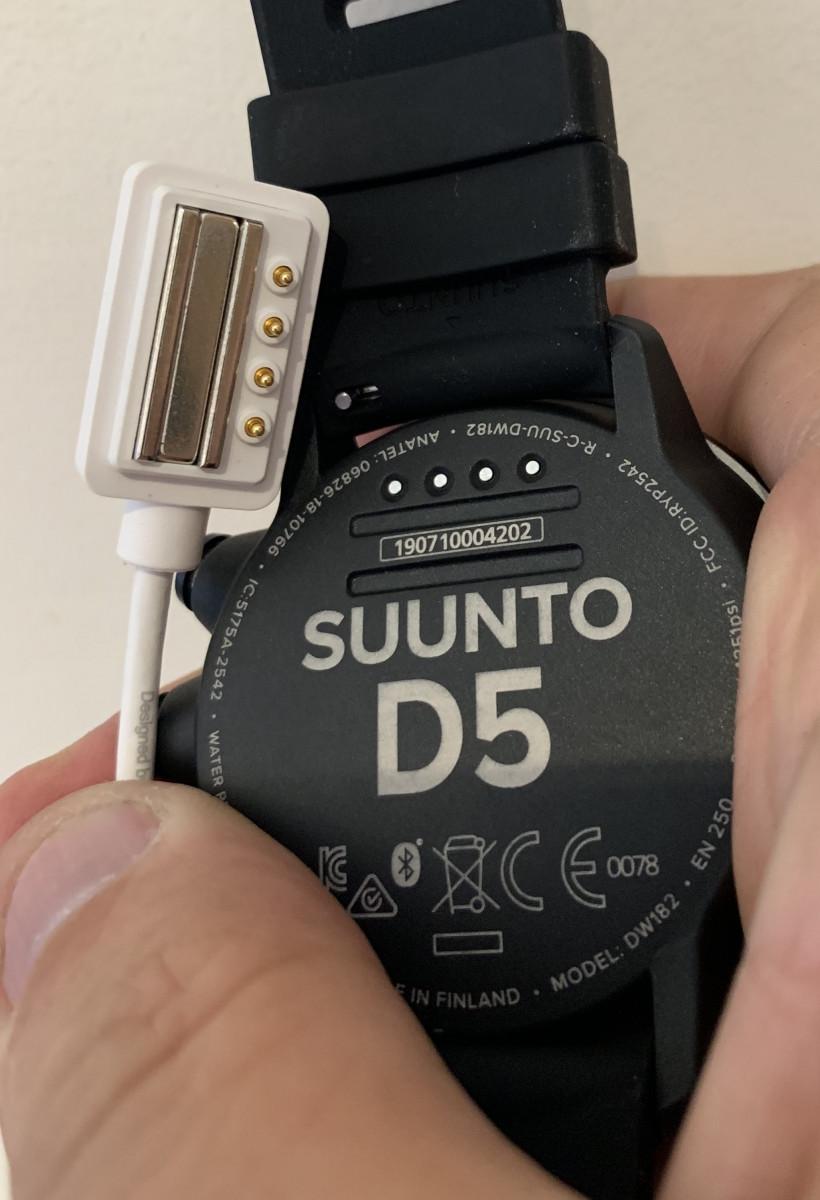 SUUNTO D5 Watch - rear view