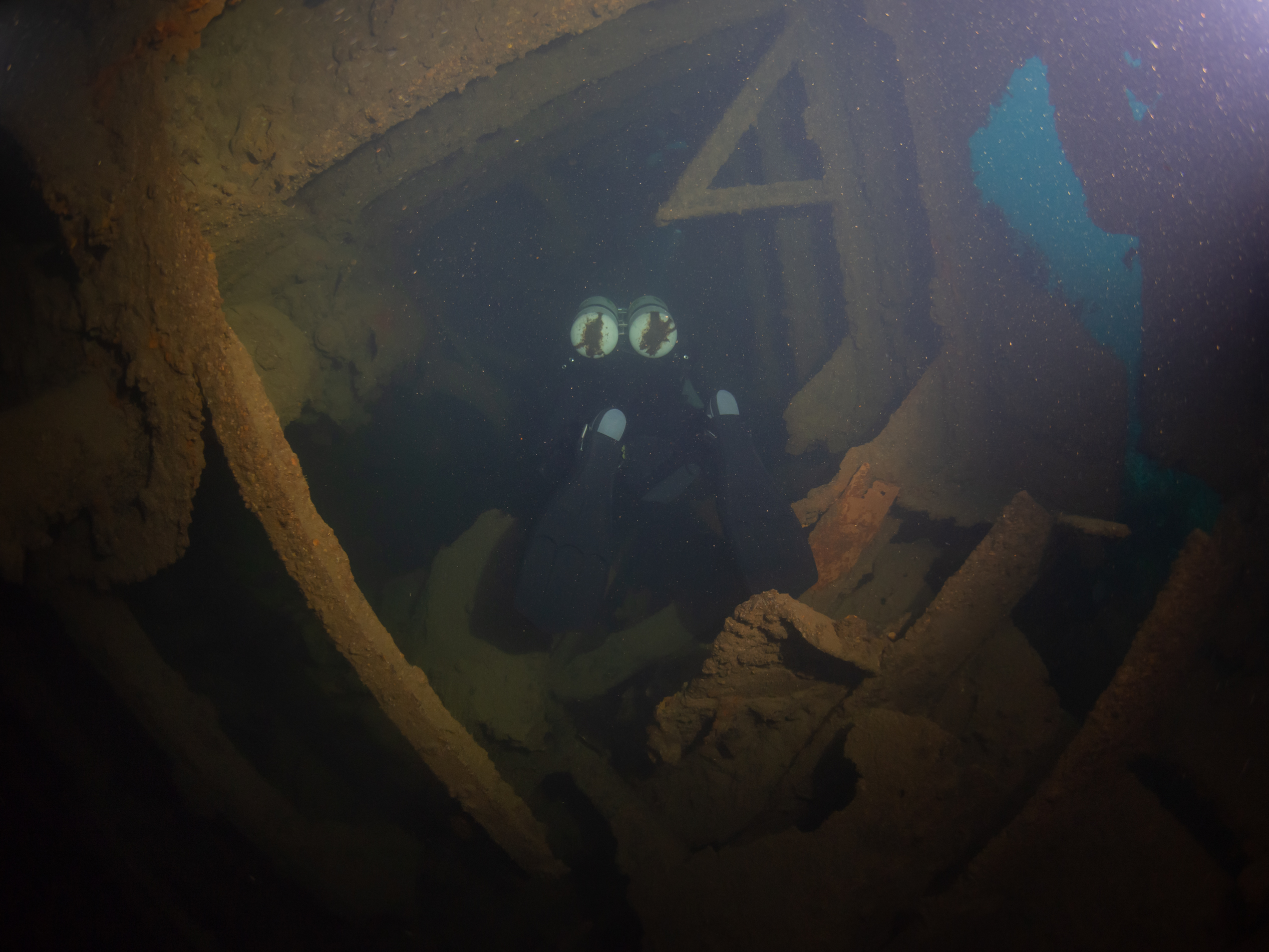 Diving The Wreck of the George Kermode with Redboats