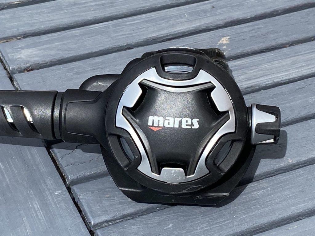 scuba regulator 4