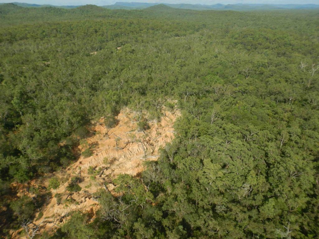 Erosion from massive gullies contribute to poor water quality in eastern Cape York (Credit Jeff Shelberg)