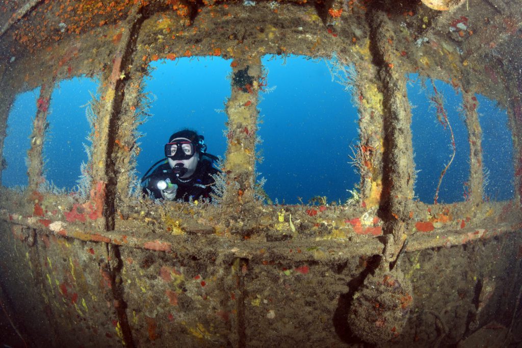 Grenada Diving by Jeremy Cuff