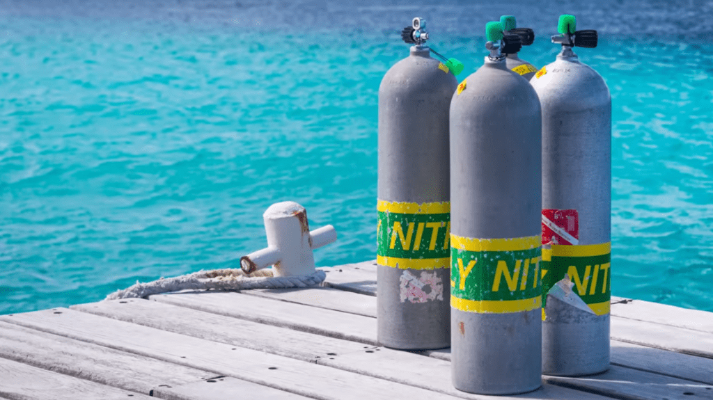 Top 10 Mistakes New Divers Make 1 Leaving Your Cylinders Standing Upright