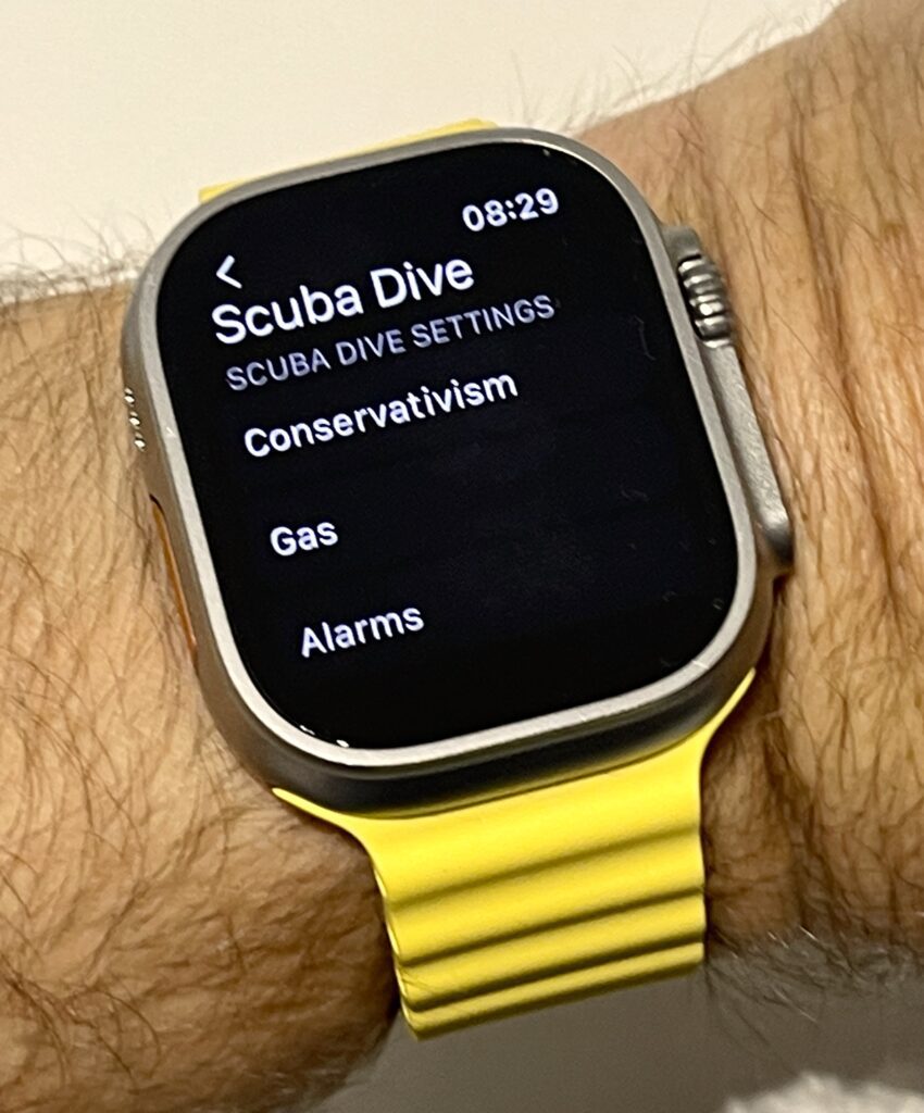 The Scuba Dive settings menu on the Oceanic+ app on the Apple Watch Ultra