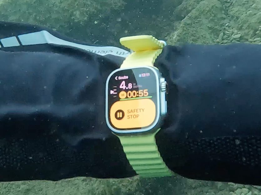 The safety stop on the Oceanic+ app on the Apple Watch Ultra