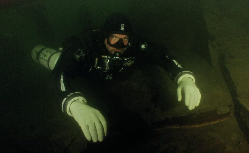 Garry is well known in sidemount circles