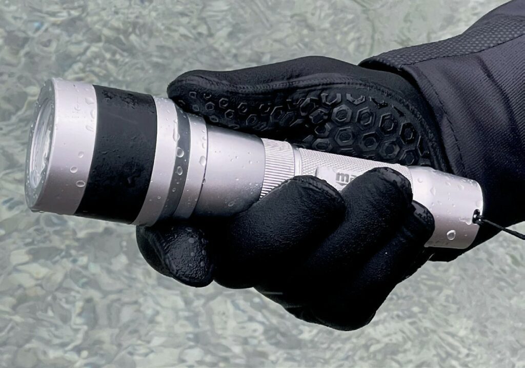 Mares EOS Dive Torches: An In-Depth Review 1 Mares EOS 20LRZ Grip
