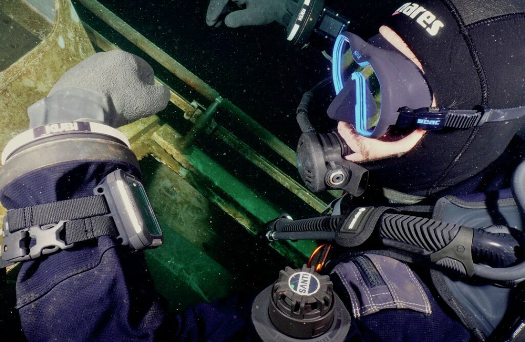 Apeks DSX Review: The Ultimate Dive Computer for the Future 4 2