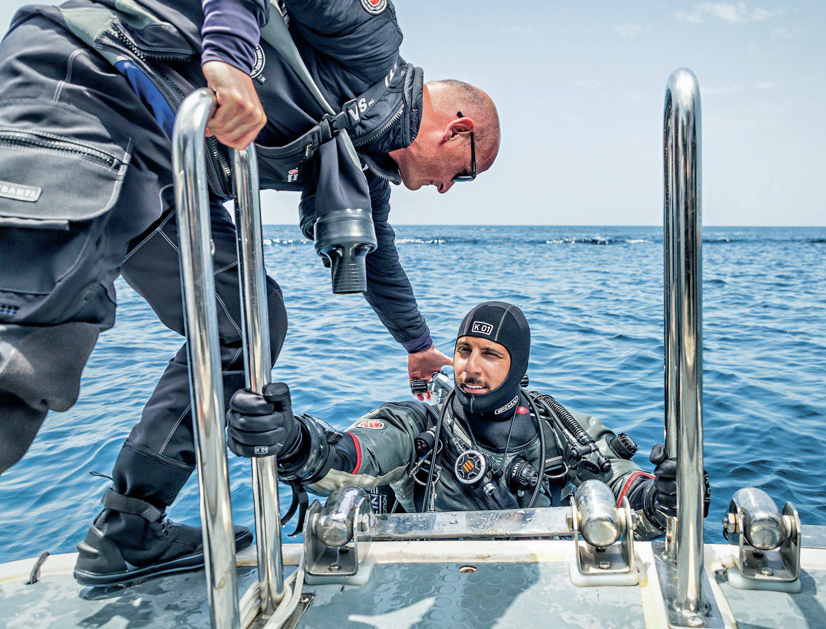 Safe Diving The Art of Using Dive Boat Ladders Correctly