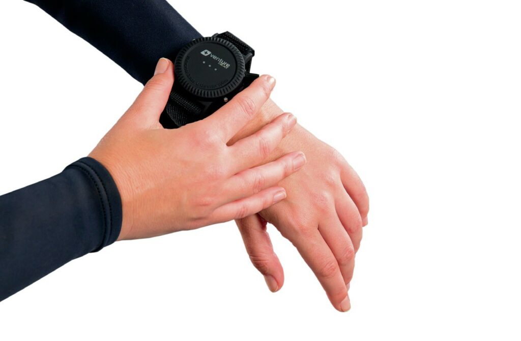 VENTURE HEAT PRO 32 HEATED VEST: Reviewed & Tested 1 Scuba diver watch check