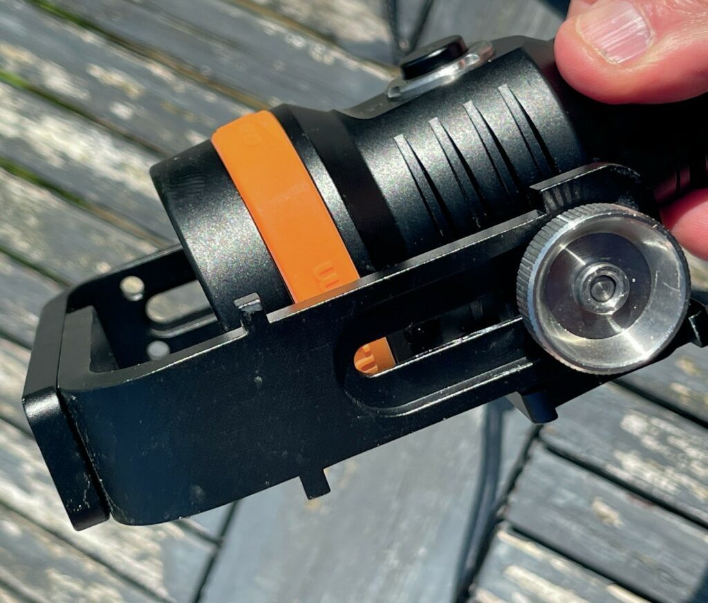 ORCATORCH D630 V2.0: Solid Primary Dive Torch 1 ORCATORCH