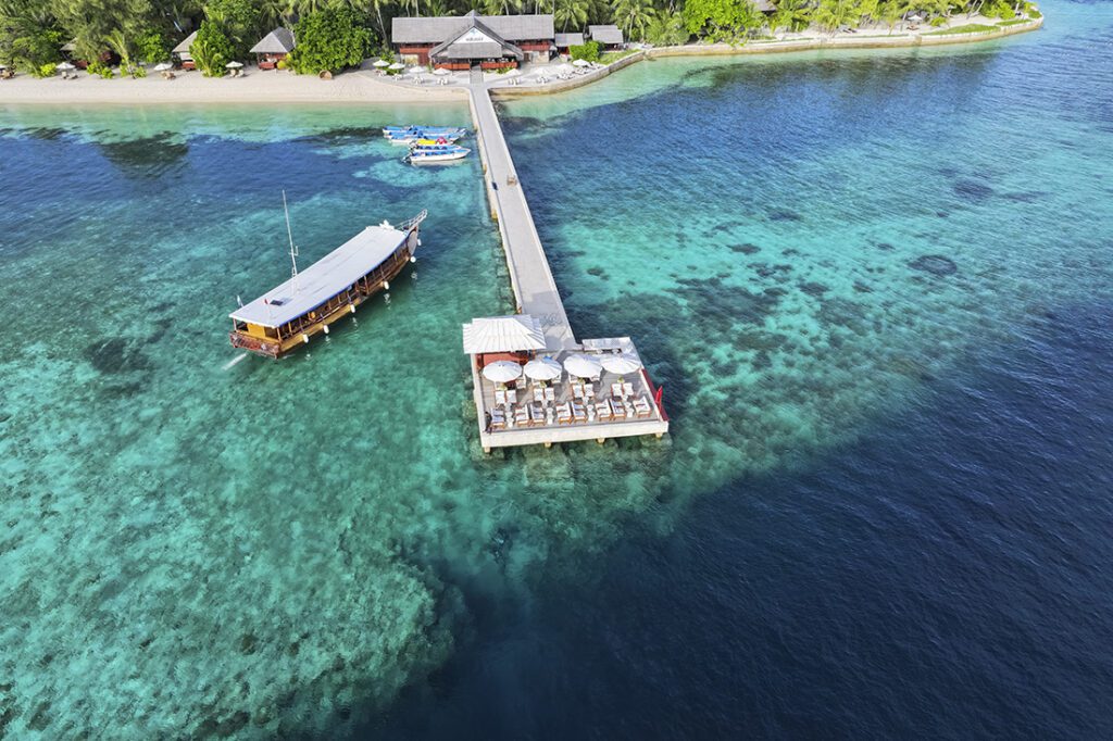 In addition to serving as the embarkation point for Wakatobi’s fleet of dive boats, the resort’s jetty is a key access point for diving House Reef which extends off for hundreds of feet in both directions.