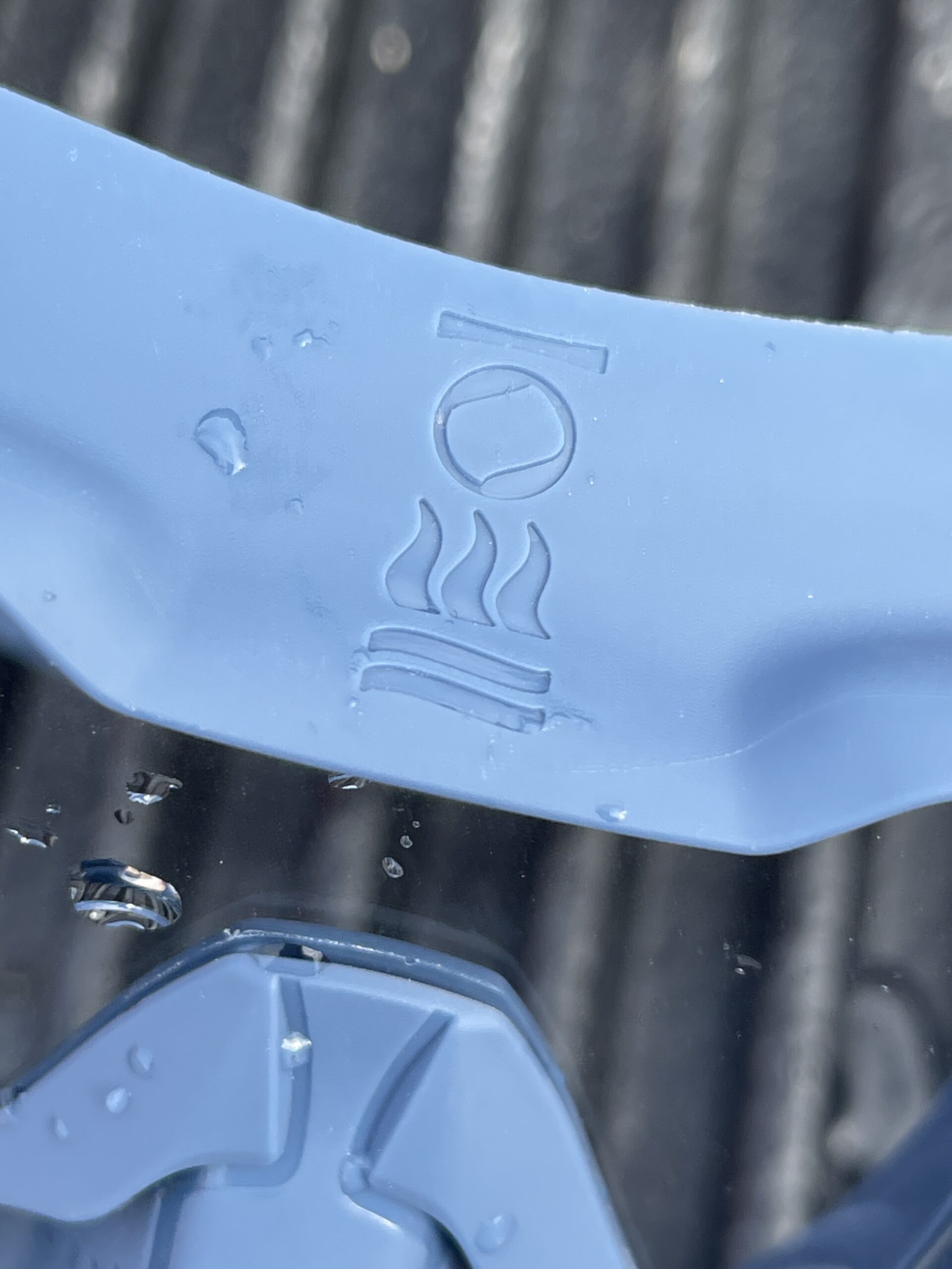 Rated and reviewed: Fourth Element Seeker mask 3 Nice details include the Fourth Element logo embossed into the silicone skirt