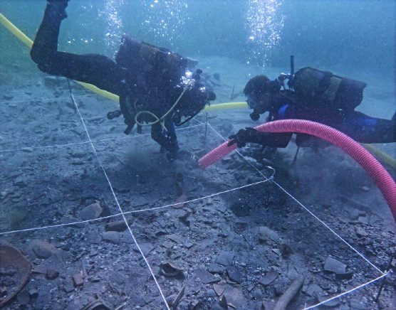Divers working at the site destined to become an archaeopark 
(Kocaeli Museum Directorate)