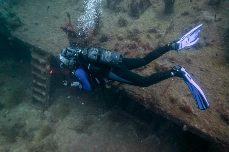 Worried about trolling: Wreck-diving in Malta (Mal B)