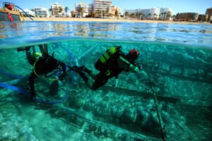 Divers on the ancient wreck site in Mallorca (Arqueomallornauta / Consell de Mallorca / Universities of the Balearic Islands, Barcelona & Cadiz)